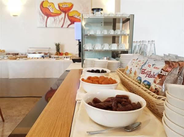 Prealpi Hotel San Vendemiano Buitenkant foto